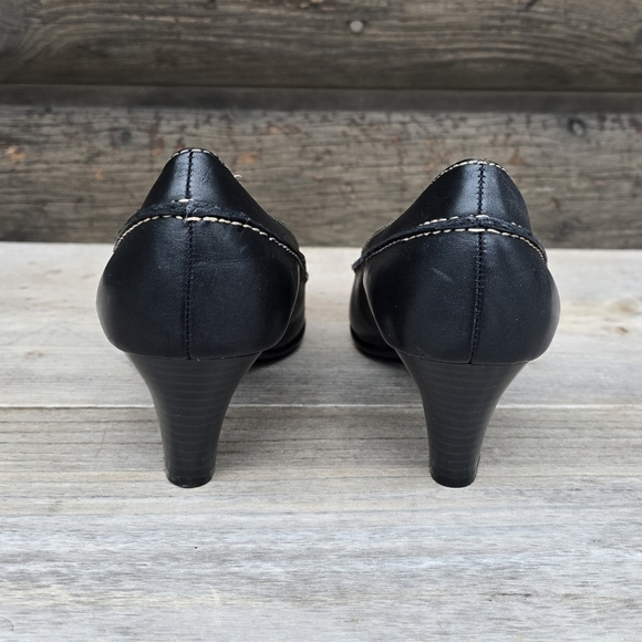 AEROSOLES Dolly Classic Minimalist Leather Cutout Details Comfort Heels 7M - Picture 10 of 15